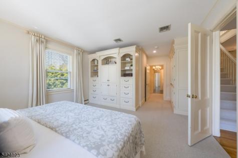 39 Oak Ridge Avenue Summit NJ 07901