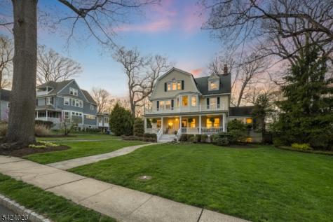 39 Oak Ridge Avenue Summit NJ 07901