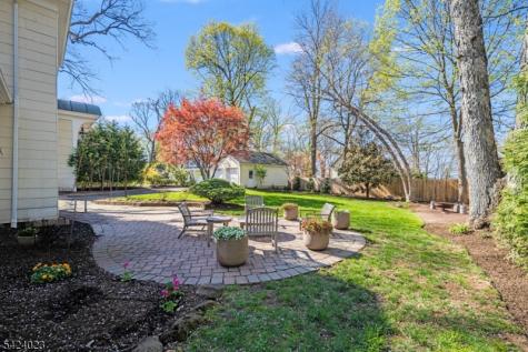 39 Oak Ridge Avenue Summit NJ 07901