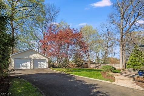 39 Oak Ridge Avenue Summit NJ 07901