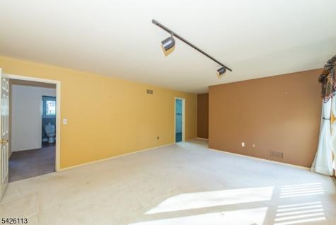 29 Radcliffe Drive Roxbury NJ 07876