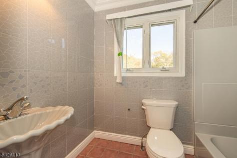 29 Radcliffe Drive Roxbury NJ 07876