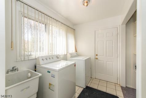 29 Radcliffe Drive Roxbury NJ 07876