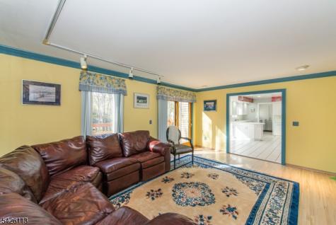 29 Radcliffe Drive Roxbury NJ 07876