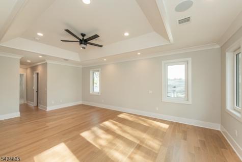 722 Erie Road Paramus NJ 07652