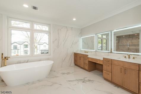 722 Erie Road Paramus NJ 07652