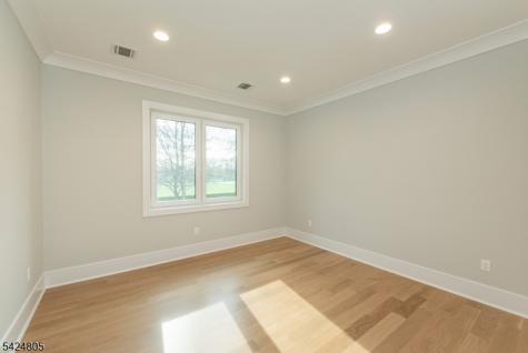 722 Erie Road Paramus NJ 07652