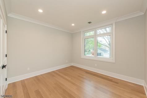 722 Erie Road Paramus NJ 07652