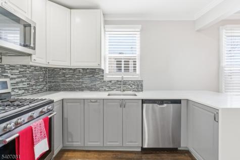 32 Elmwood Terrace Irvington NJ 07111
