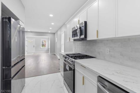 77 Lakeside Avenue Pompton Lakes NJ 07442