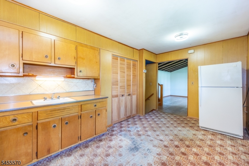 8 John Street Lincoln Park NJ 07035