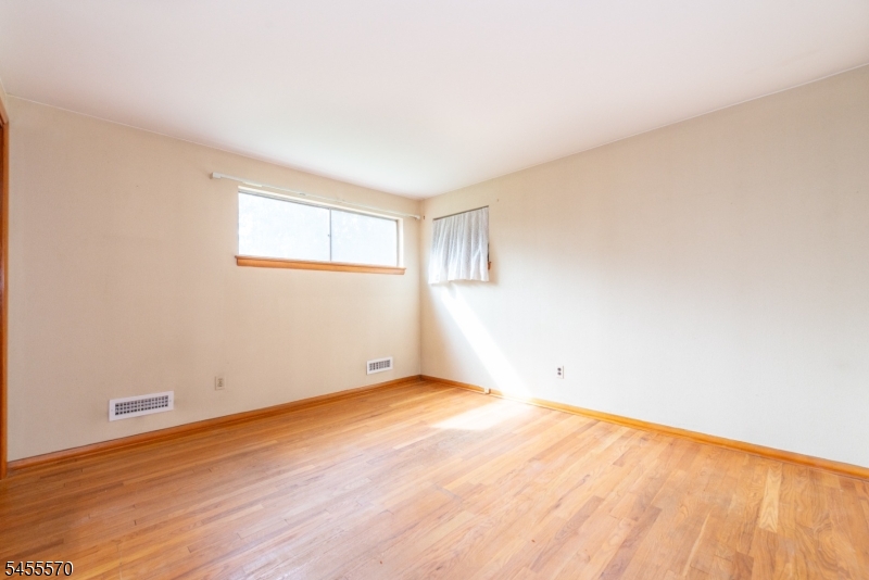 8 John Street Lincoln Park NJ 07035