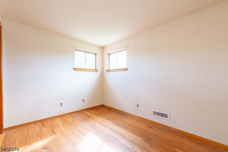 8 John Street Lincoln Park NJ 07035