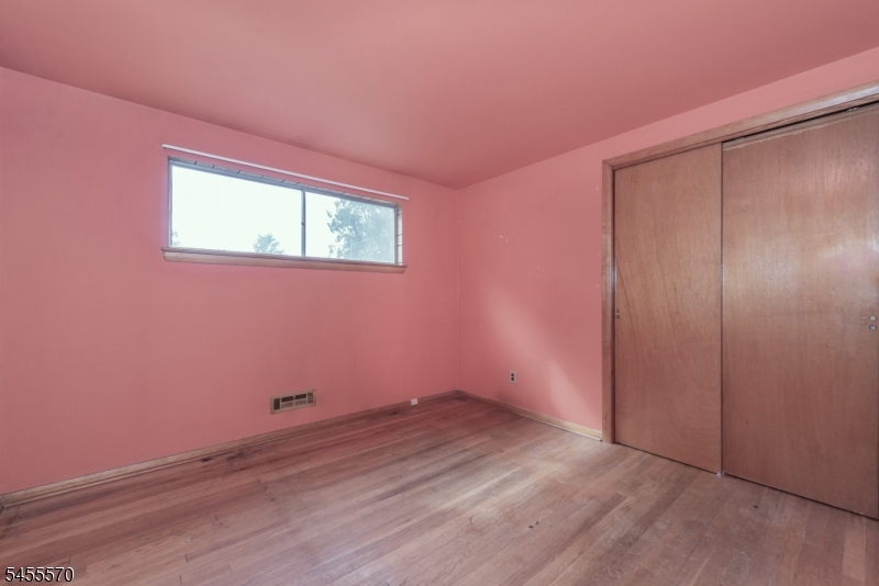8 John Street Lincoln Park NJ 07035