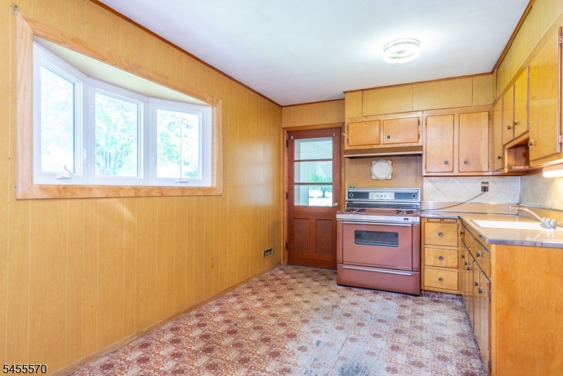 8 John Street Lincoln Park NJ 07035