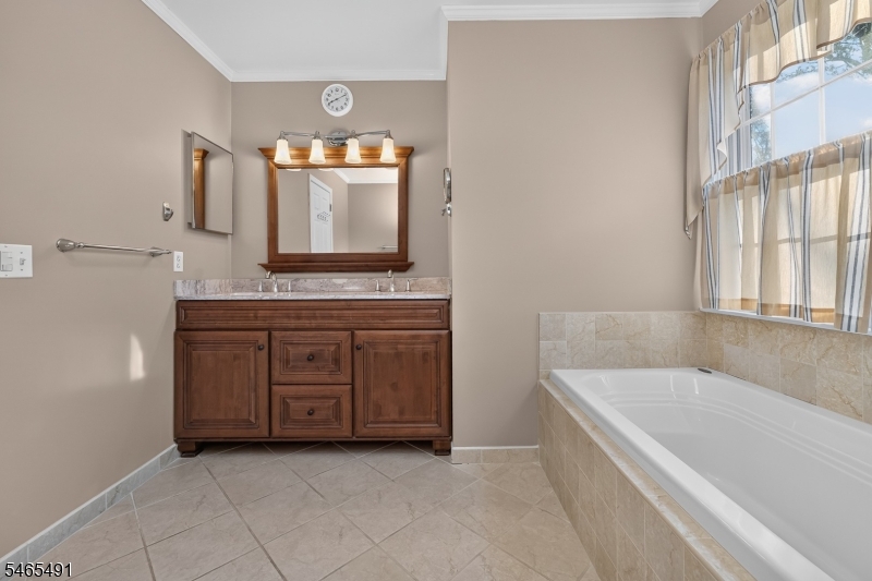 12 Pebble Beach Way Washington NJ 07882
