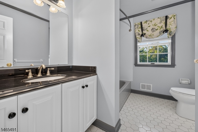 12 Pebble Beach Way Washington NJ 07882