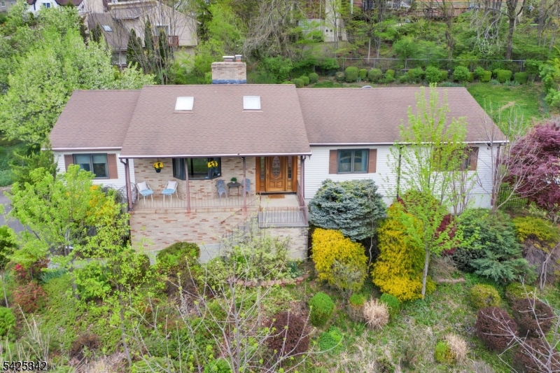 204 Queens Lane Mountainside NJ 07092