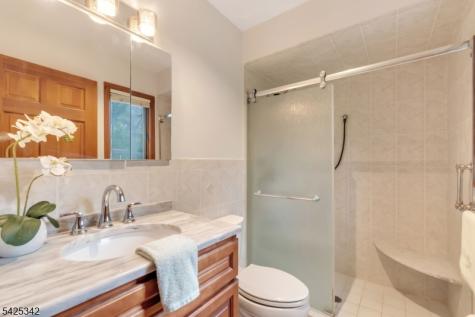 204 Queens Lane Mountainside NJ 07092