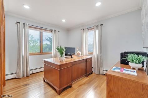 204 Queens Lane Mountainside NJ 07092
