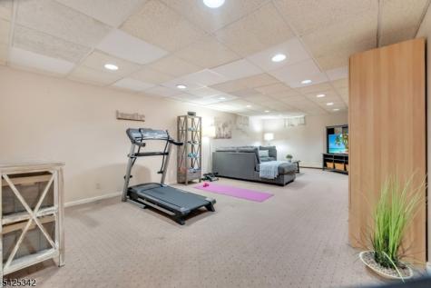 204 Queens Lane Mountainside NJ 07092