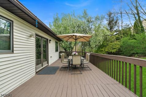 204 Queens Lane Mountainside NJ 07092