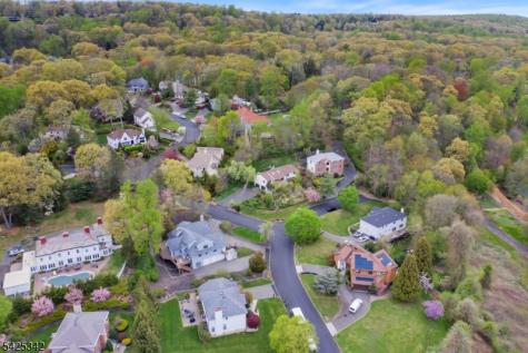 204 Queens Lane Mountainside NJ 07092