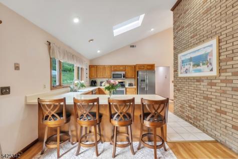 204 Queens Lane Mountainside NJ 07092