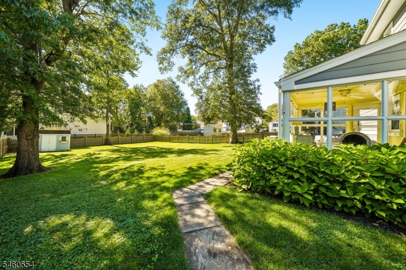 10 Hampton Terrace Livingston NJ 07039