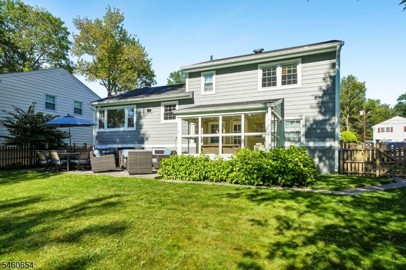 10 Hampton Terrace Livingston NJ 07039
