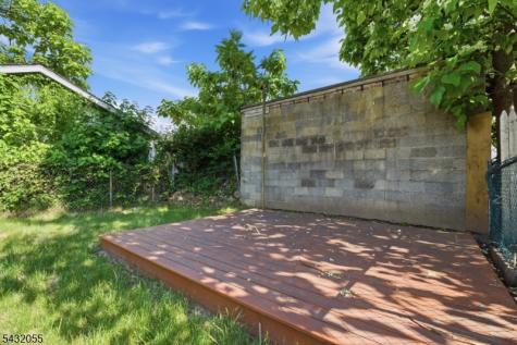103 Berkshire Place Irvington NJ 07111