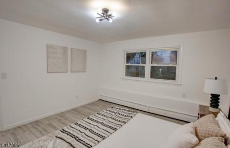 215 E 10th Avenue Roselle NJ 07203