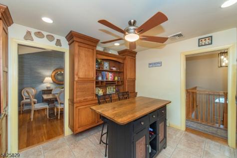 12 Henry Street Roxbury NJ 07876