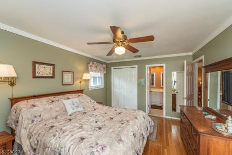12 Henry Street Roxbury NJ 07876