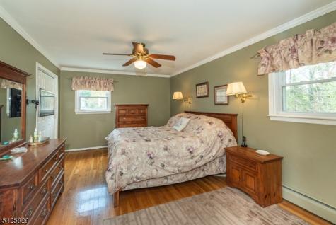 12 Henry Street Roxbury NJ 07876