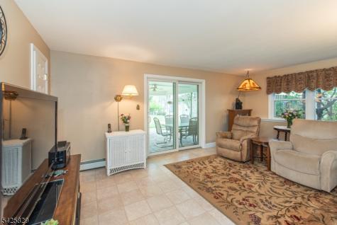 12 Henry Street Roxbury NJ 07876