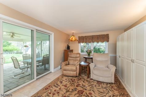 12 Henry Street Roxbury NJ 07876