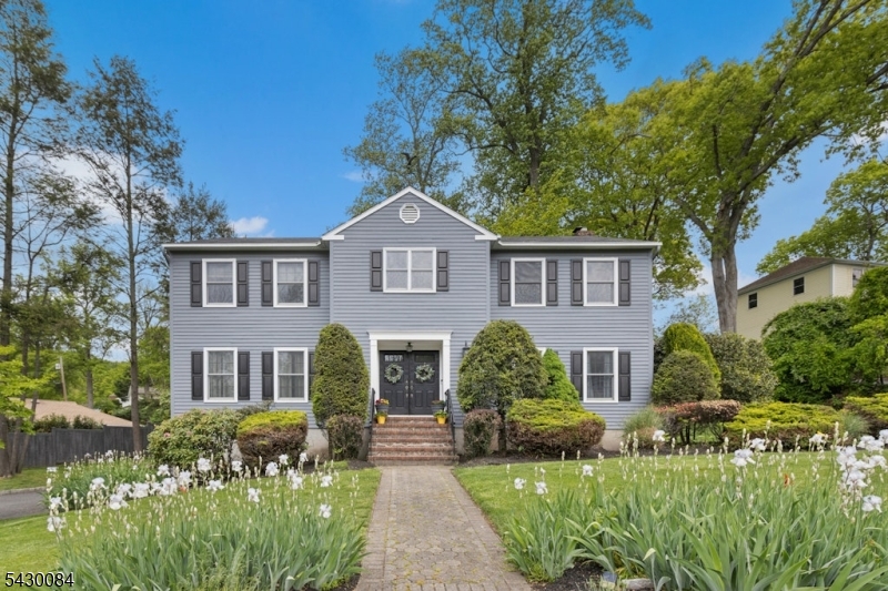 220 Queens Lane Mountainside NJ 07092
