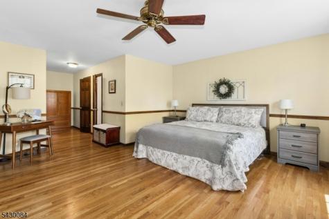 220 Queens Lane Mountainside NJ 07092