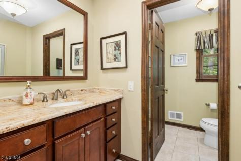 220 Queens Lane Mountainside NJ 07092