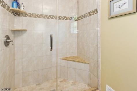 220 Queens Lane Mountainside NJ 07092