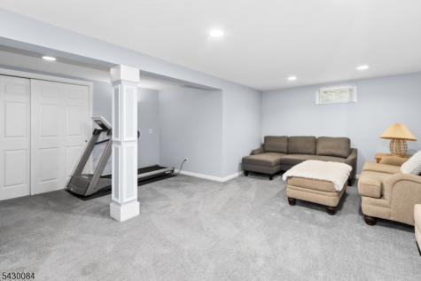 220 Queens Lane Mountainside NJ 07092