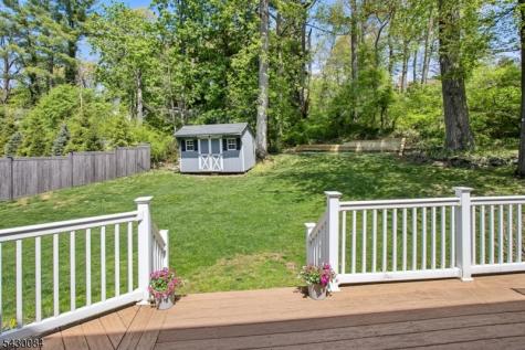 220 Queens Lane Mountainside NJ 07092