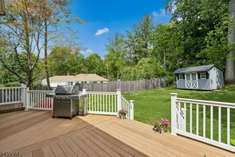220 Queens Lane Mountainside NJ 07092