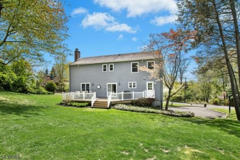 220 Queens Lane Mountainside NJ 07092
