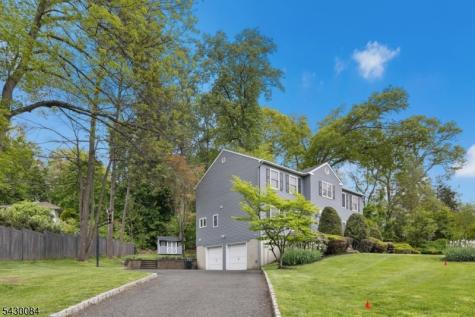 220 Queens Lane Mountainside NJ 07092