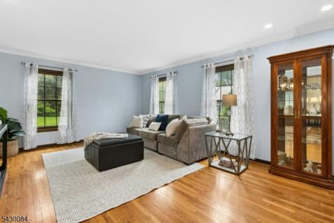 220 Queens Lane Mountainside NJ 07092