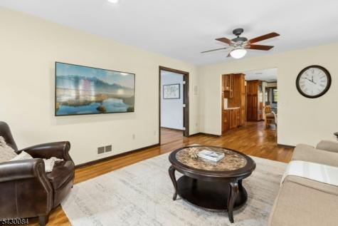 220 Queens Lane Mountainside NJ 07092