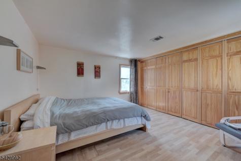 13 Hazel Avenue Livingston NJ 07039