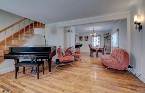 13 Hazel Avenue Livingston NJ 07039